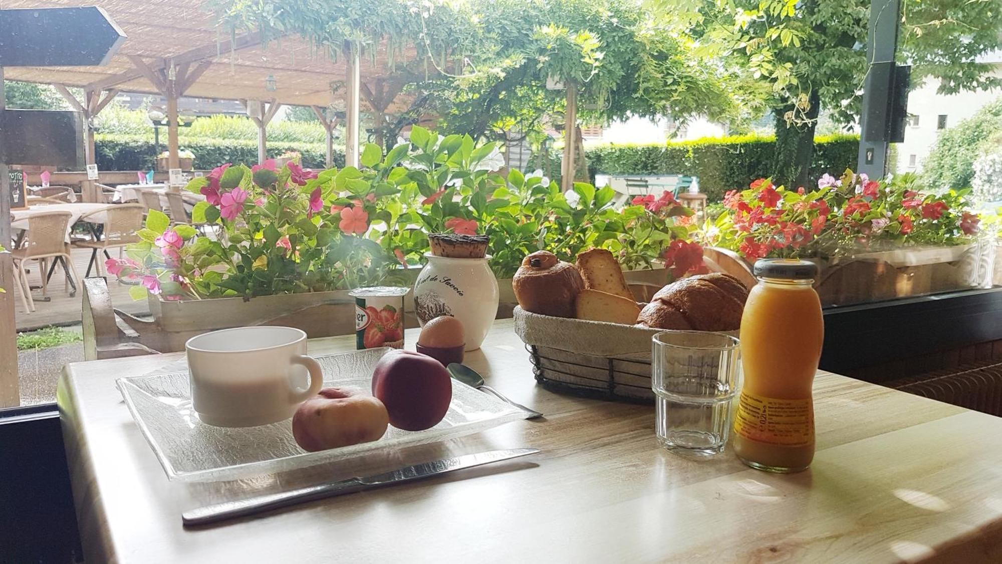 Auberge De Costaroche Albertville Εξωτερικό φωτογραφία