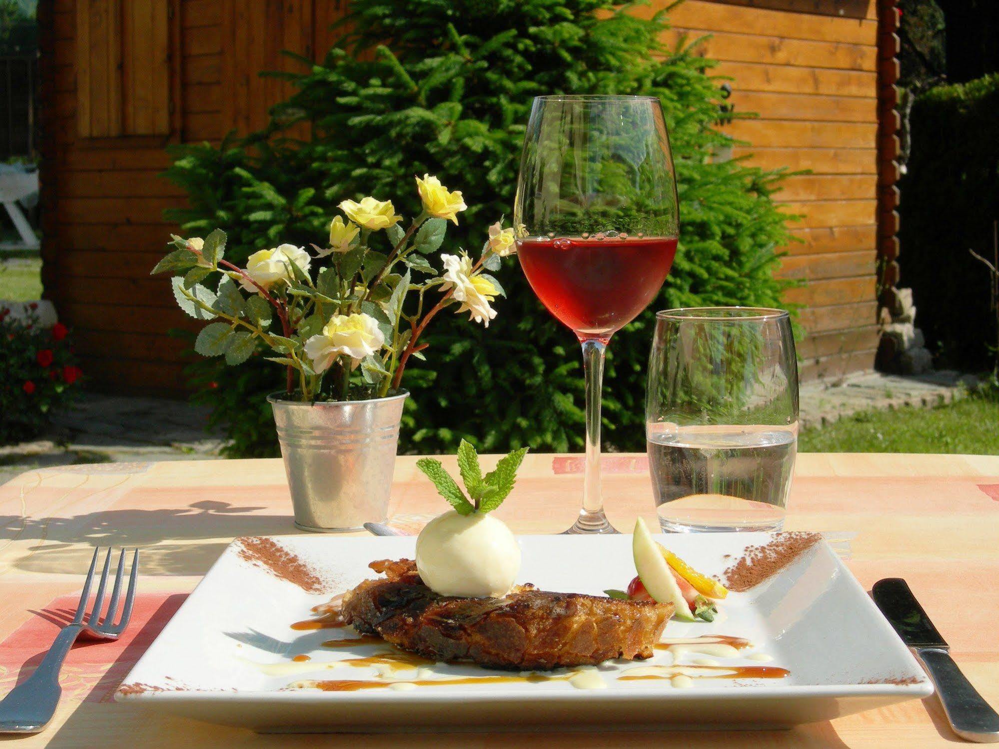 Auberge De Costaroche Albertville Εξωτερικό φωτογραφία